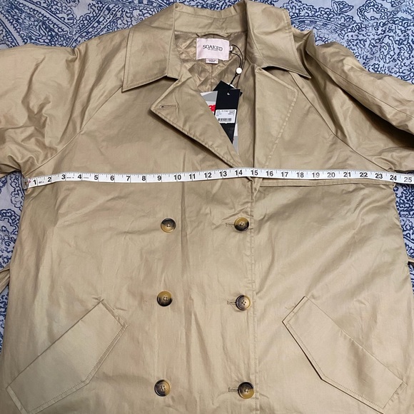 Soaked in Luxury classic Chicago trench coat - Picture 7 of 7